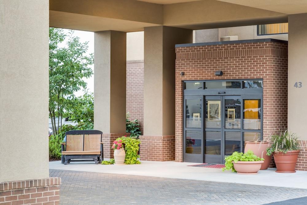 Hampton Inn Harrisonburg South Exterior photo