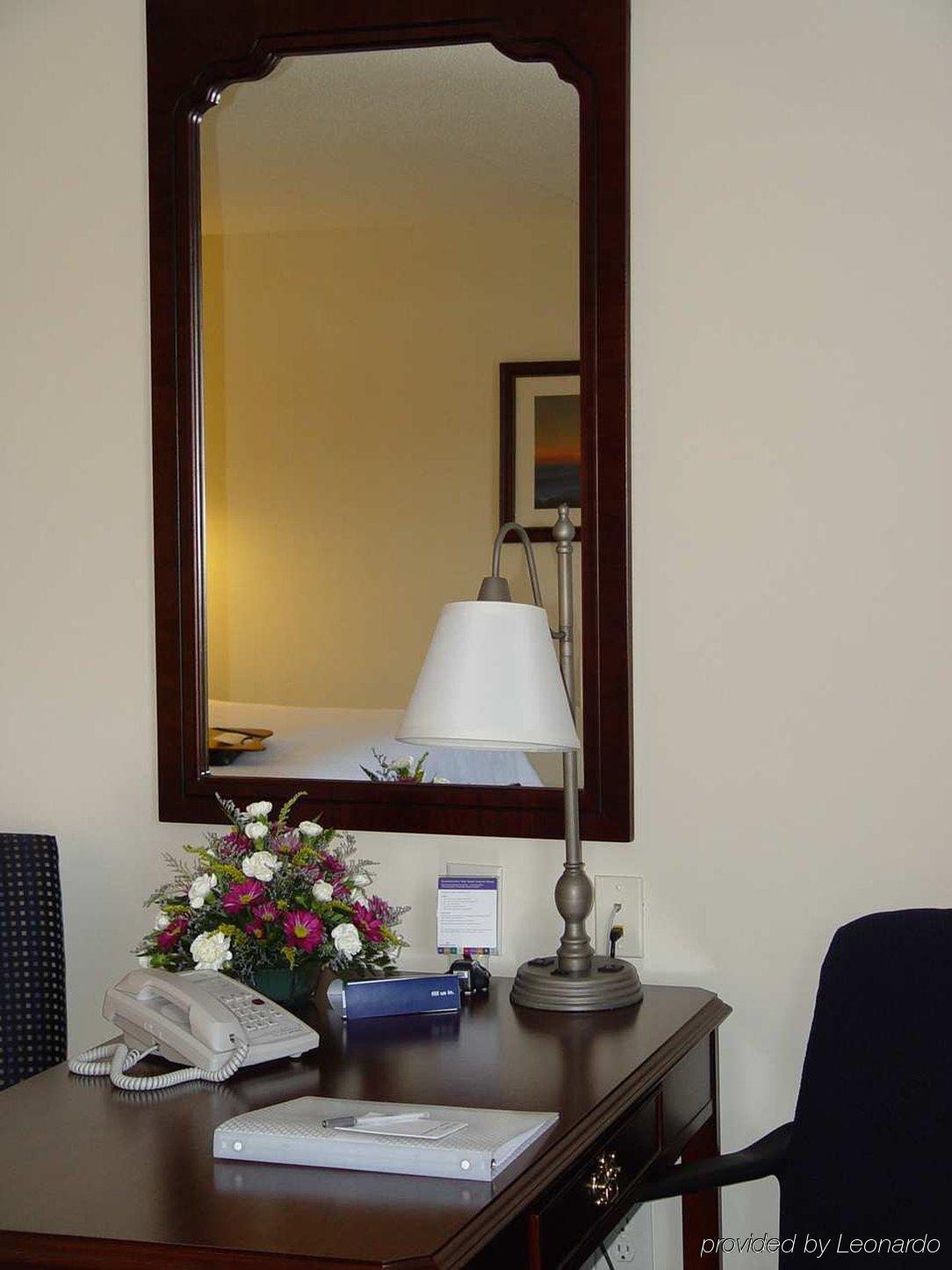 Hampton Inn Harrisonburg South Room photo