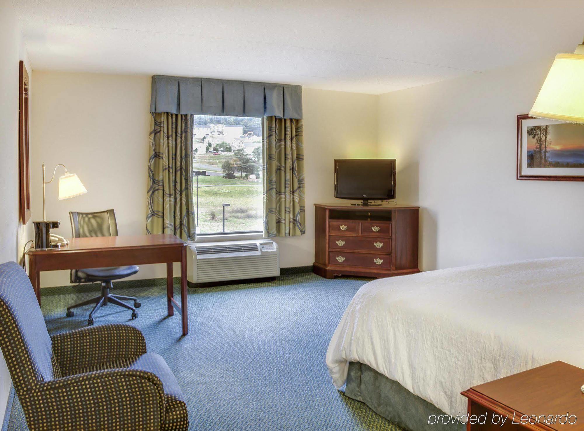 Hampton Inn Harrisonburg South Exterior photo